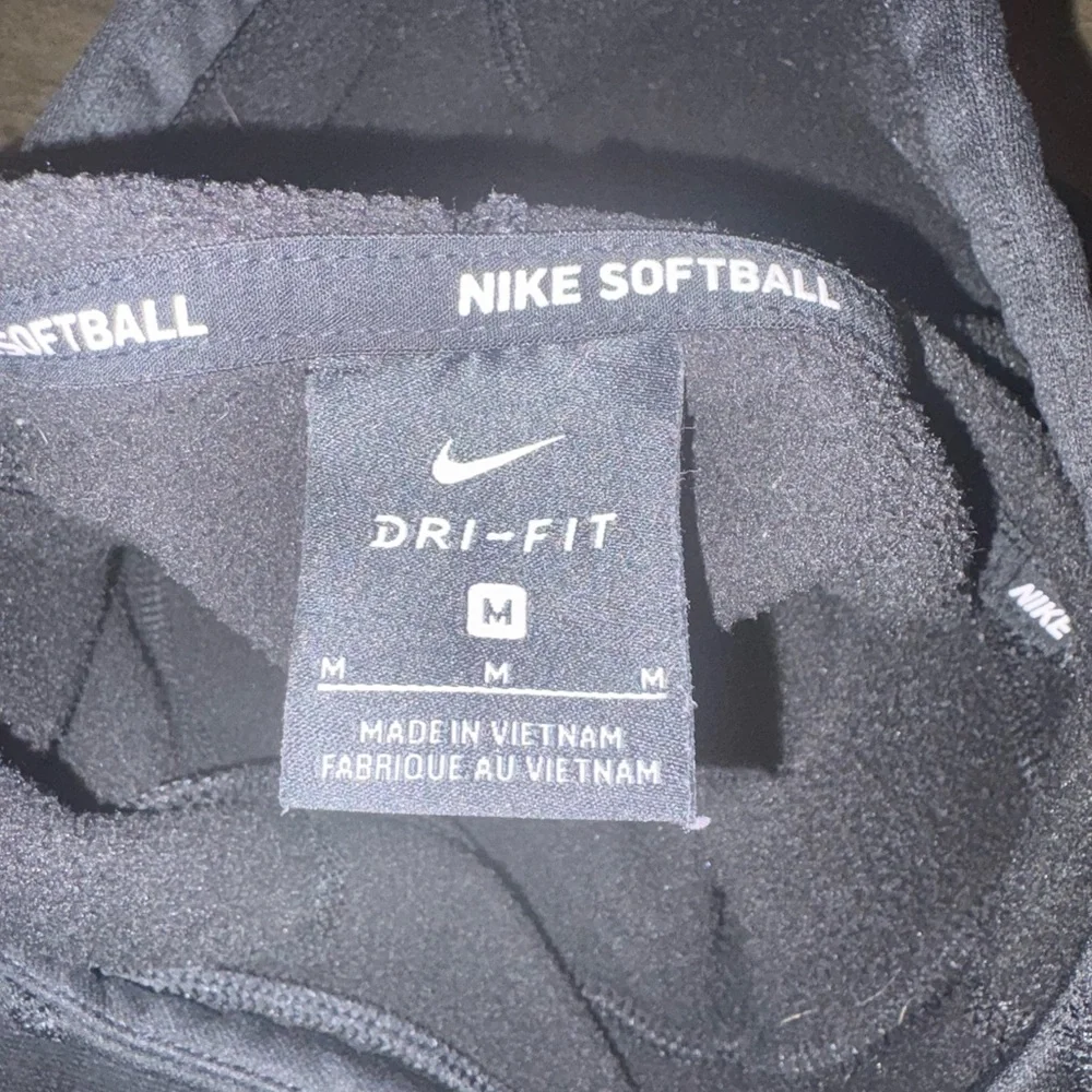 Women’s Nike Black Softball Hoodie Pullover size Medium softball 🥎 - Picture 4 of 11